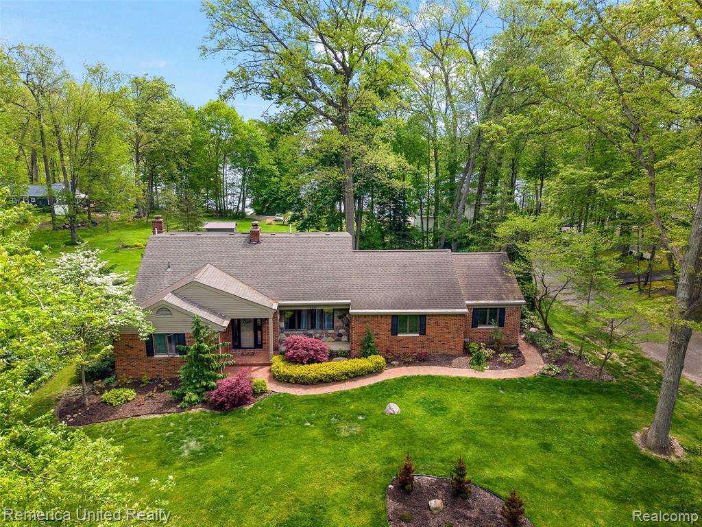 4375 Irene Drive, Howell, MI 48843 — Photo 4