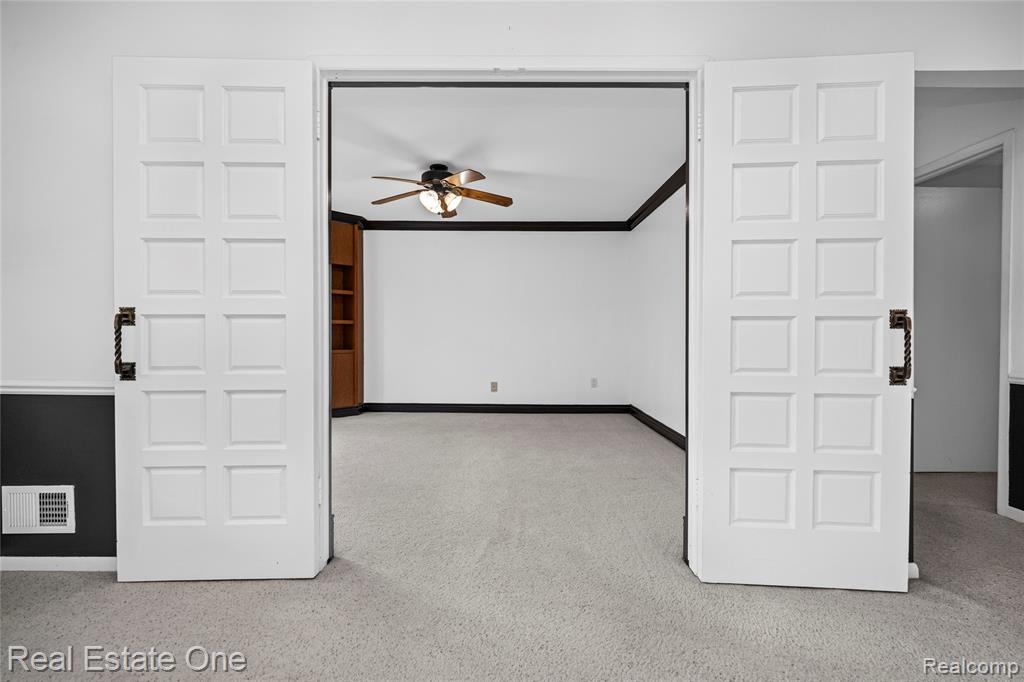 4320 Knightsbridge Lane, West Bloomfield, MI 48323 — Photo 18