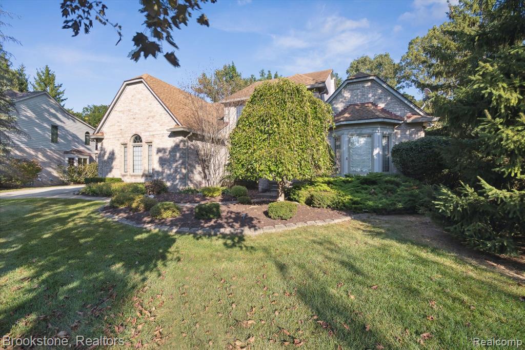 770 LAKEWOOD Drive, Rochester Hills, MI 48309 — Photo 2