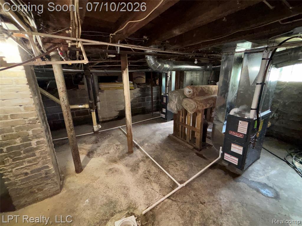 923 10th Street, Port Huron, MI 48060 — Photo 22