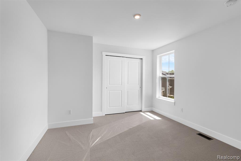 5332 Trail Vista Dr, West Bloomfield, MI 48323 — Photo 28