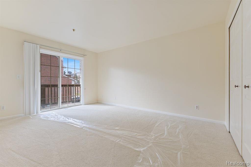 17036 FARMINGTON Road, Livonia, MI 48154 — Photo 22
