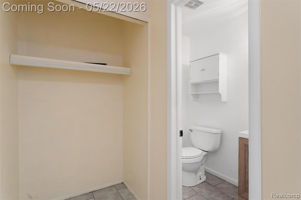 32105 W 12 Mile Road, Farmington, MI 48334 — Photo 2