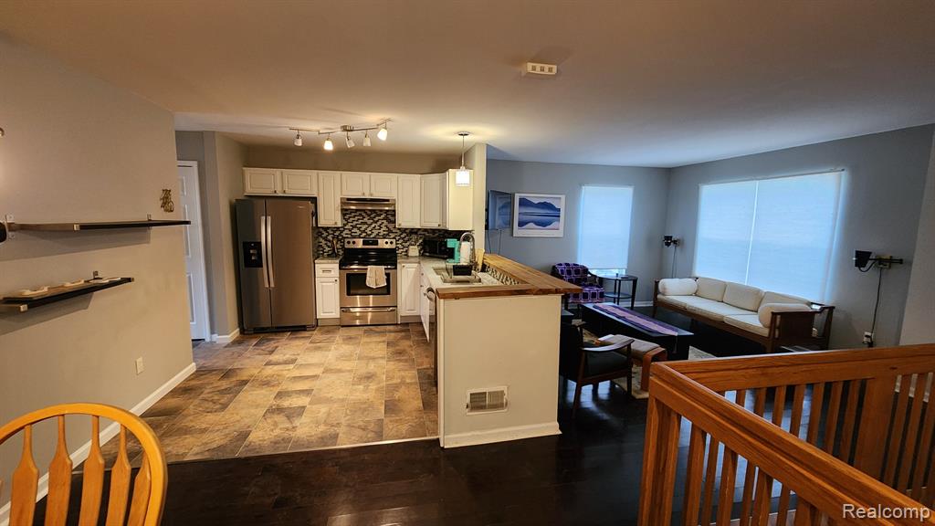 870 LOTHROP Road, Detroit, MI 48202 — Photo 8