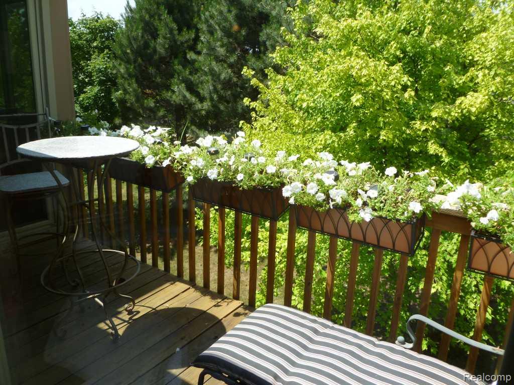 722 S Milford Road, Milford, MI 48381 — Photo 10