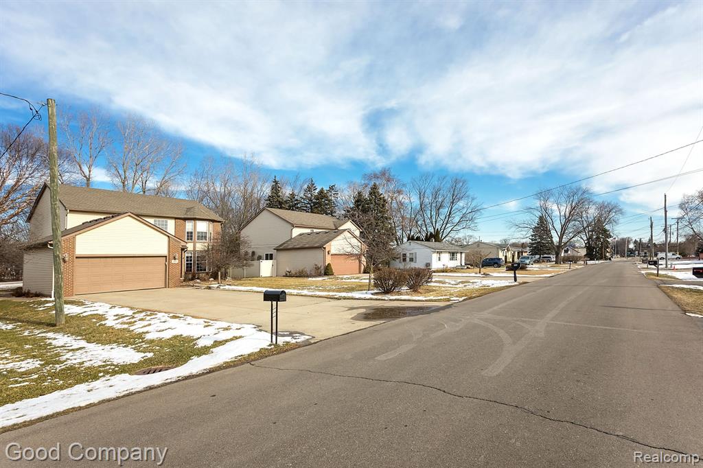 883 VANDERPOOL Drive, Troy, MI 48083 — Photo 54