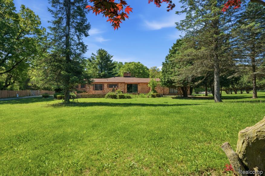 7020 Rattalee Lake NW, Clarkston, MI 48348 — Photo 7