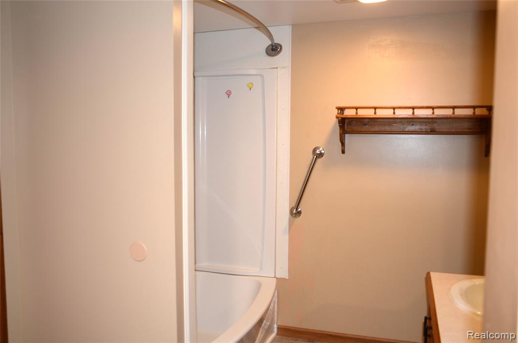 2658 Bullock Road, Lapeer, MI 48446 — Photo 14