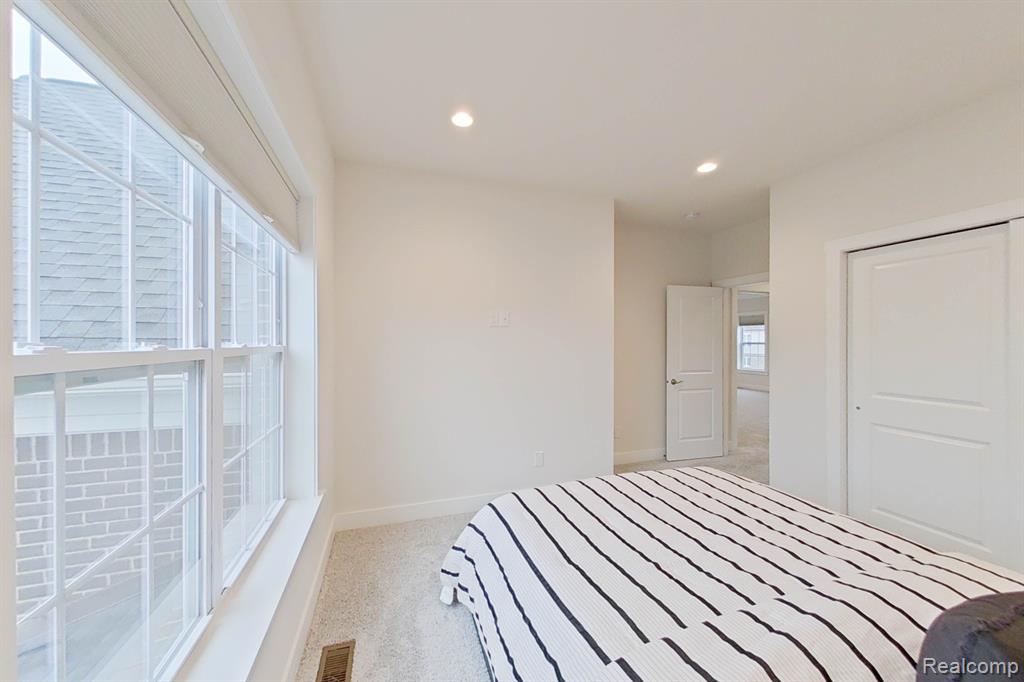 51060 LAUREL Park Drive, Canton, MI 48188 — Photo 33