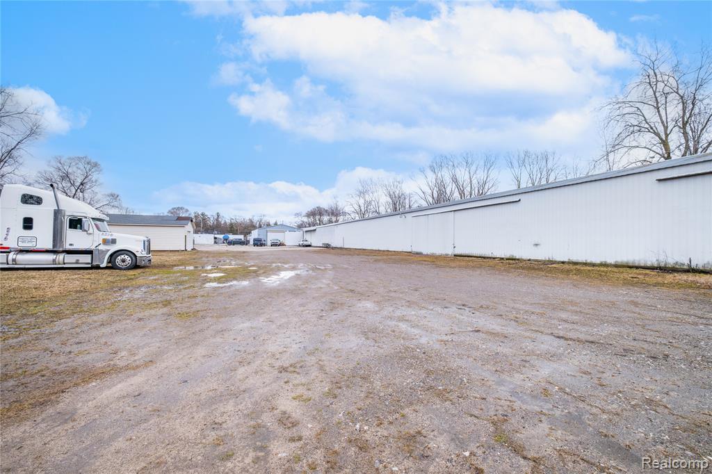 5378 Fenton Road, Flint, MI 48507 — Photo 11