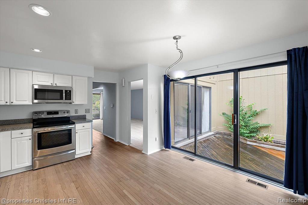 1806 S Hill Boulevard, Bloomfield Hills, MI 48304 — Photo 16
