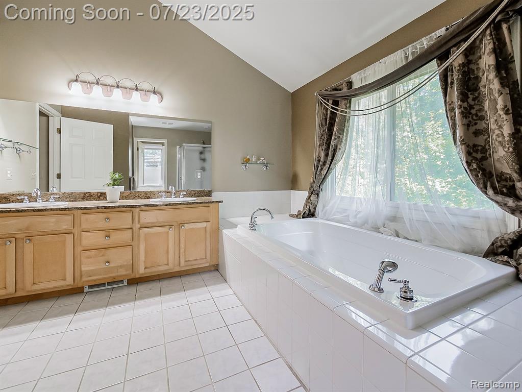 6590 Pembridge Hill, West Bloomfield, MI — Photo 33