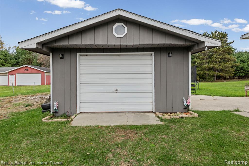12429 Mt Morris Road, Columbiaville, MI 48421 — Photo 34