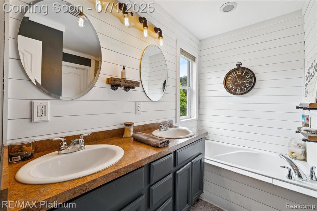 4209 Oak Street, Grand Blanc, MI 48439 — Photo 35
