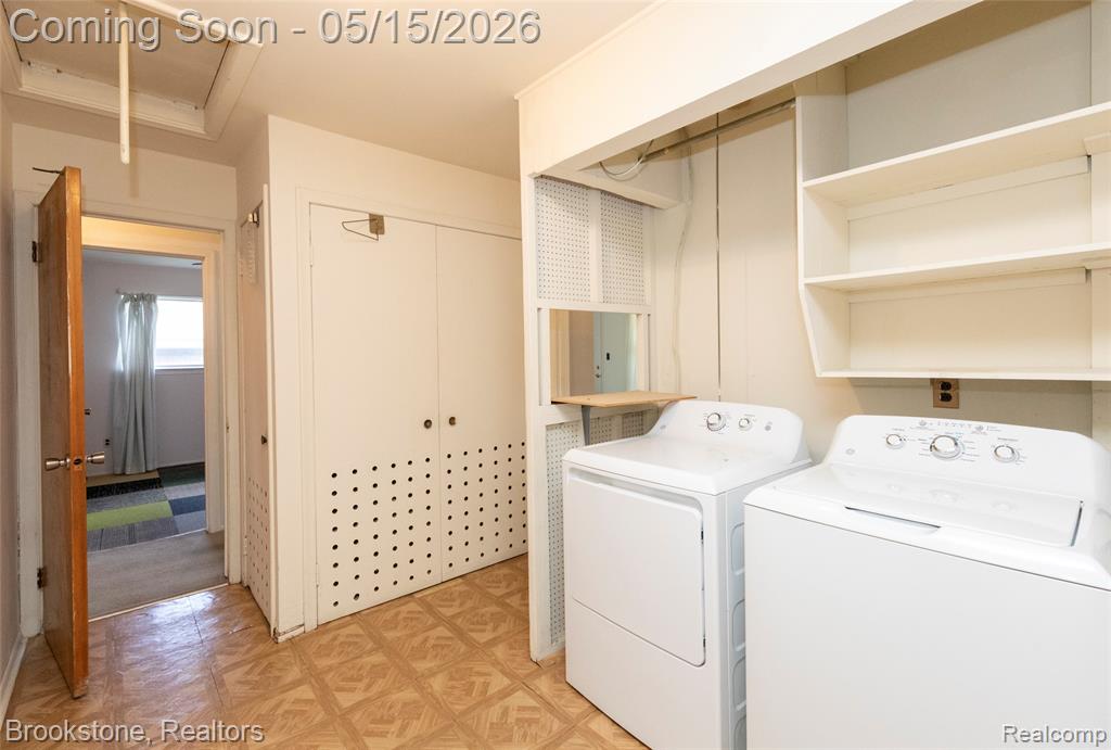 250 NOBLE, Milford, MI 48381 — Photo 25