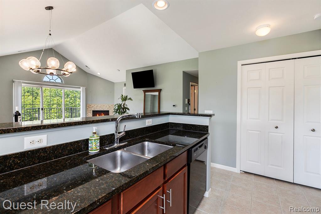 3332 PRIMROSE Lane, Ypsilanti, MI 48197 — Photo 13