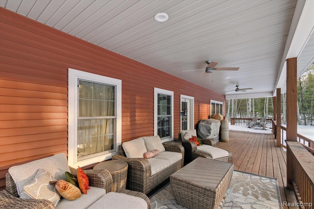 4345 Brenda Court, MI 48656 — Photo 15