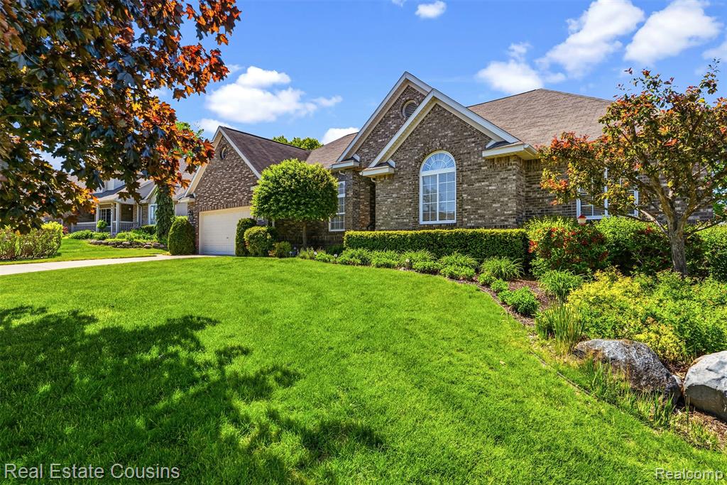 4344 Oak Tree Court, Fenton, MI 48430 — Photo 2