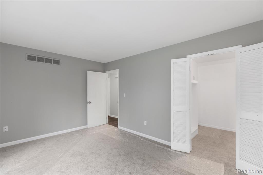 40160 NEWPORT Drive, Plymouth, MI 48170 — Photo 17