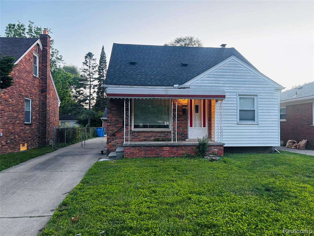 6881 N Vernon Street, Dearborn Heights, MI 48127 — Photo 2