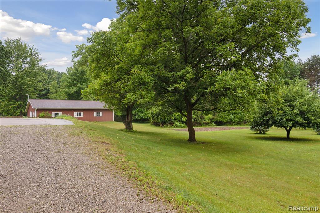 2057 W Brown Road, Mayville Vlg, MI 48744 — Photo 34