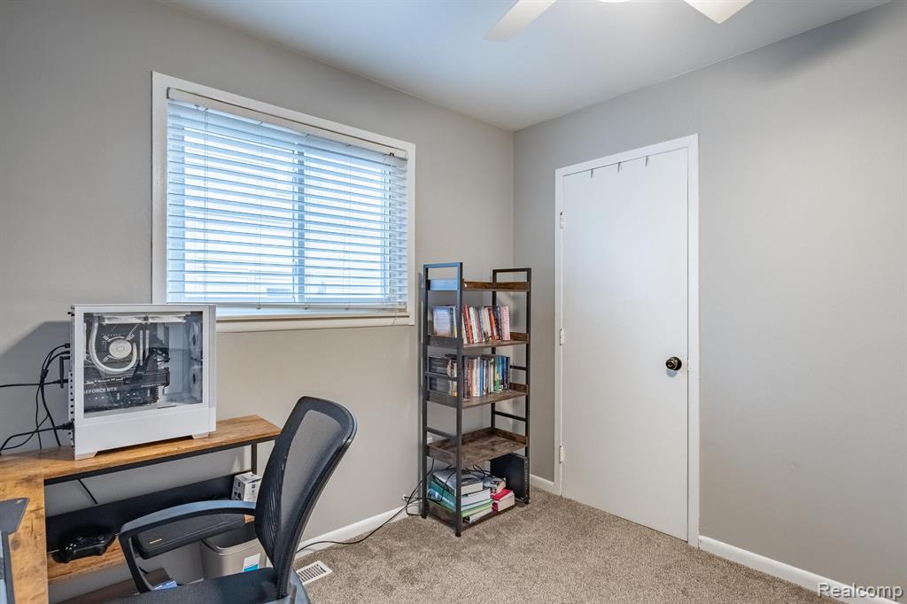 715 N DORCHESTER Avenue, Royal Oak, MI 48067 — Photo 16