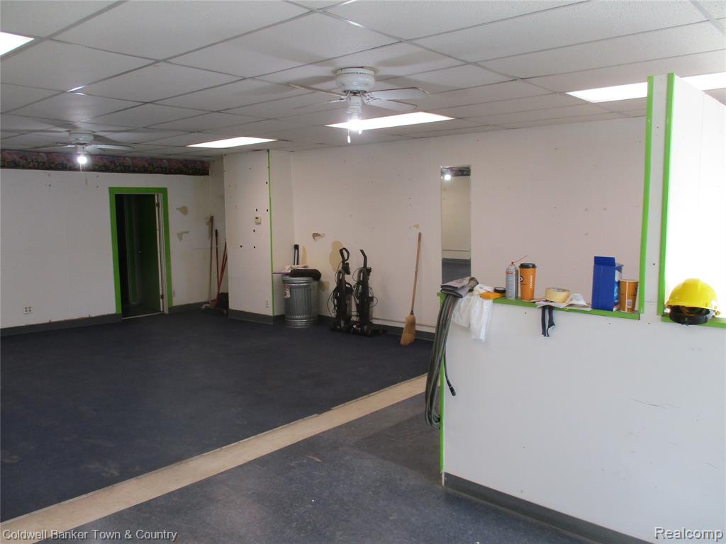 910 W Main Street, Owosso, MI 48867 — Photo 3