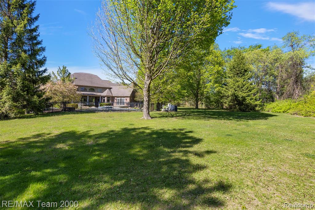 630 Sheldon Court, Rochester, MI 48306 — Photo 6