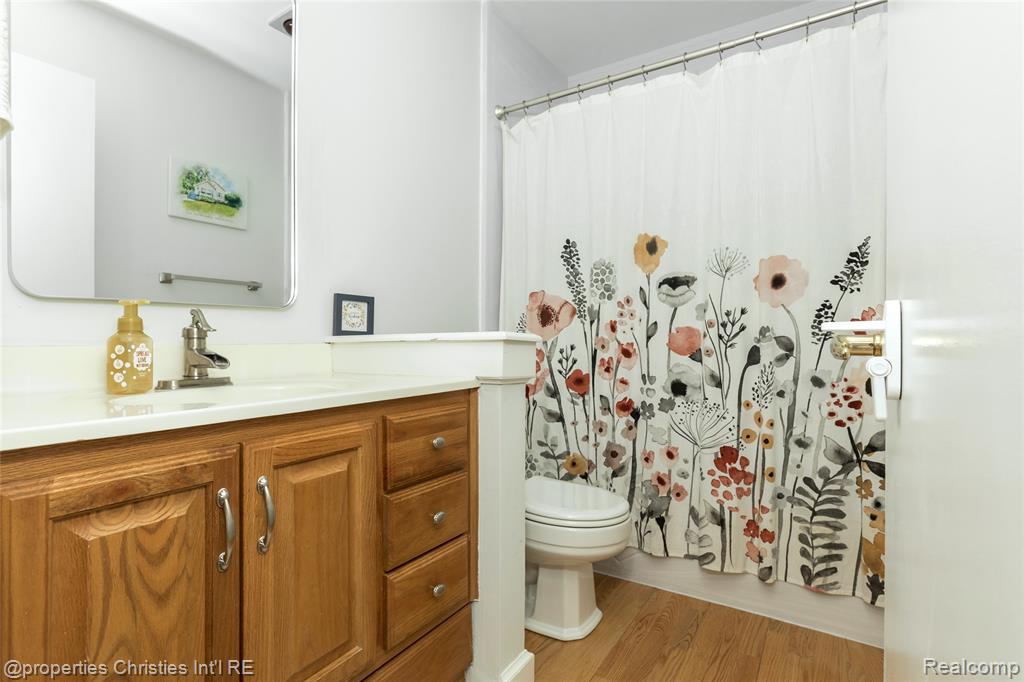 6805 Emerald Shores Drive, Troy, MI 48085 — Photo 28