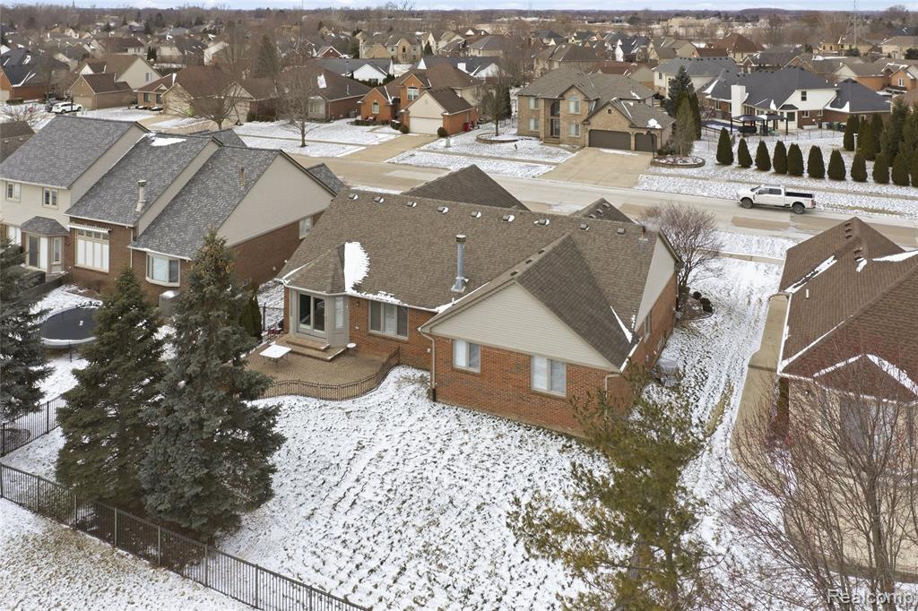 48274 Beacon Square Drive, Macomb, MI 48044 — Photo 51