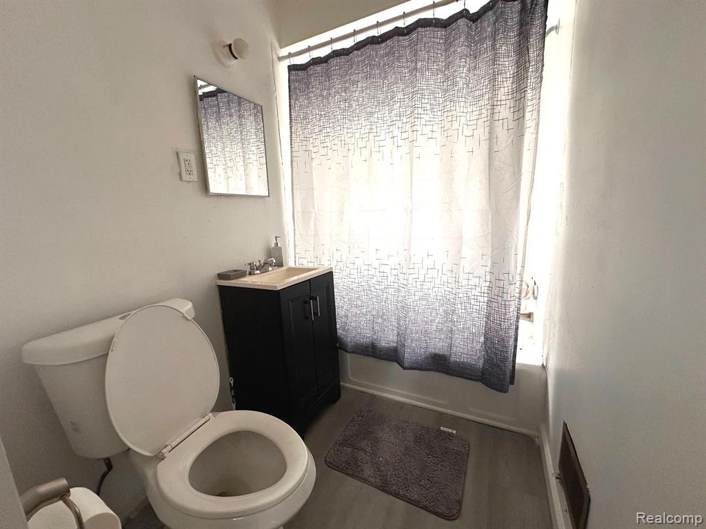 9577 WOODMONT Avenue, Detroit, MI 48227 — Photo 8