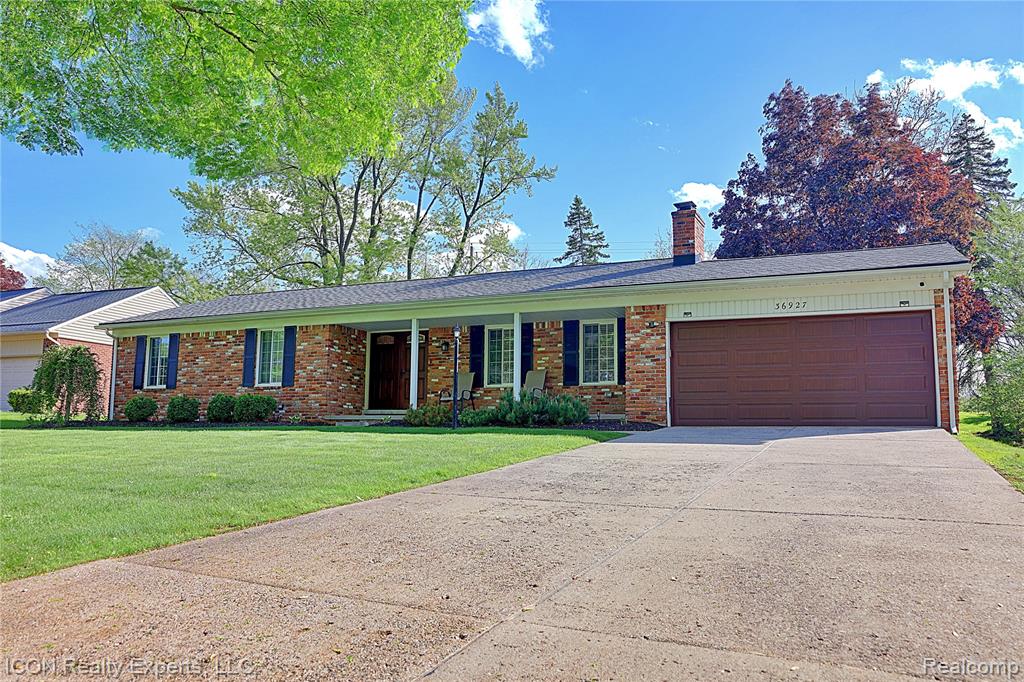 36927 Heatherton Drive, Farmington, MI 48335 — front exterior