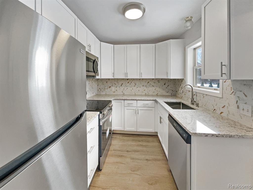 3674 OAKWOOD Street, Ann Arbor, MI 48104 — Photo 14
