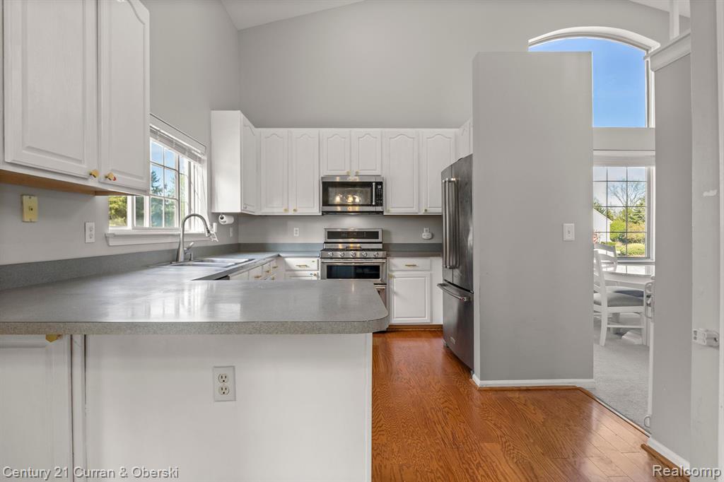 5725 VERSAILLES Avenue, Ann Arbor, MI 48103 — Photo 8