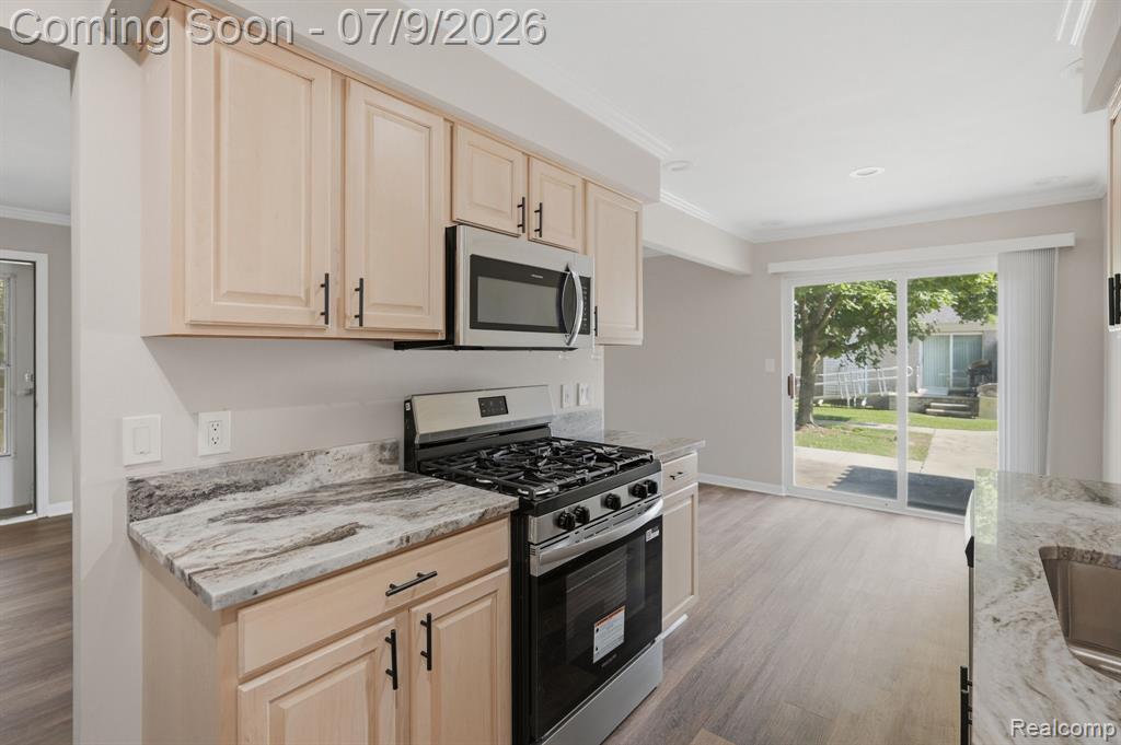 47078 Auburn Court, Utica, MI 48317 — Photo 9