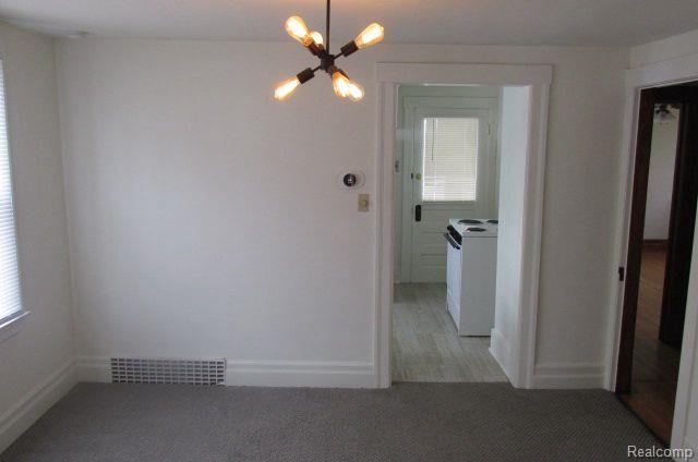 501 W LINCOLN Avenue, Royal Oak, MI 48067 — Photo 2