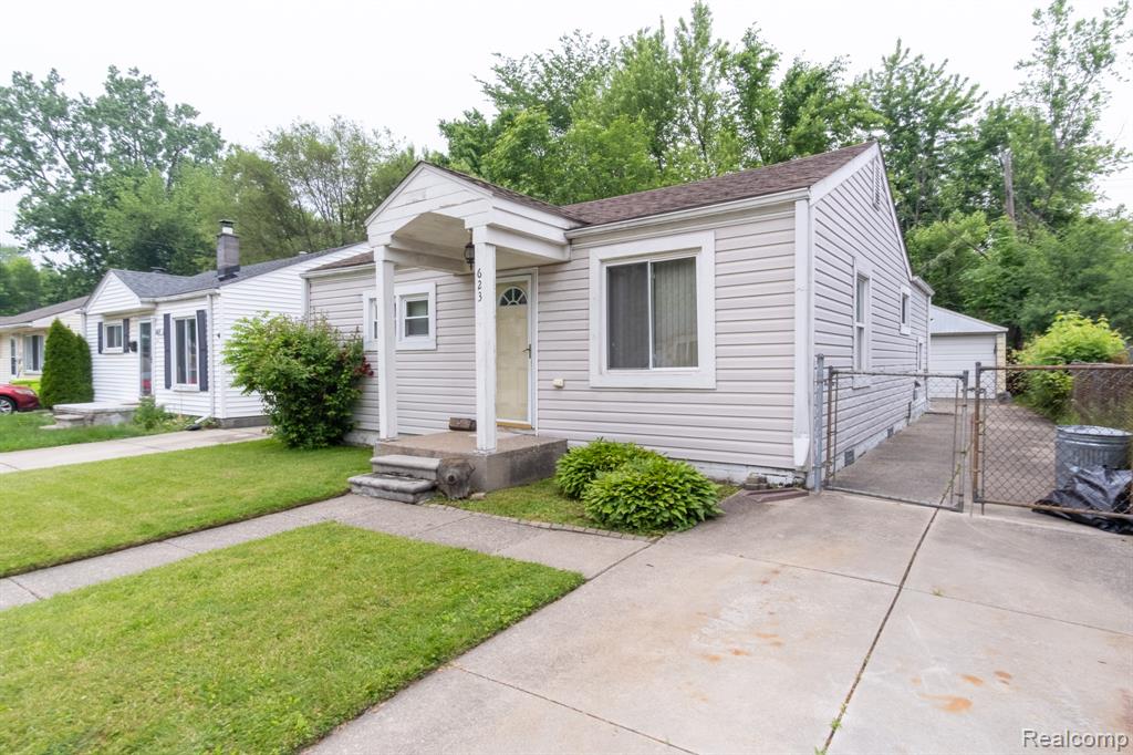 623 E Brockton Avenue, Madison Heights, MI 48071 — Photo 2