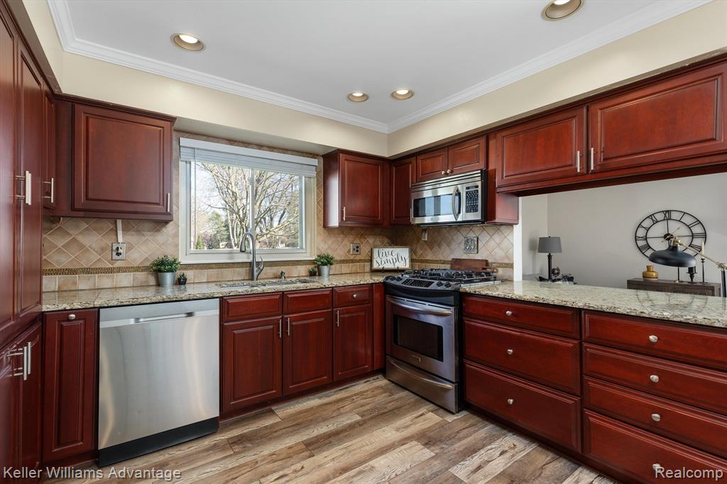 40521 FRANKLIN MILL Street, Novi, MI — Photo 13