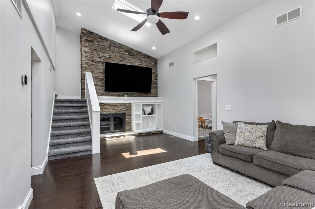 790 Hillcliff Drive, Waterford, MI 48328 — Photo 4