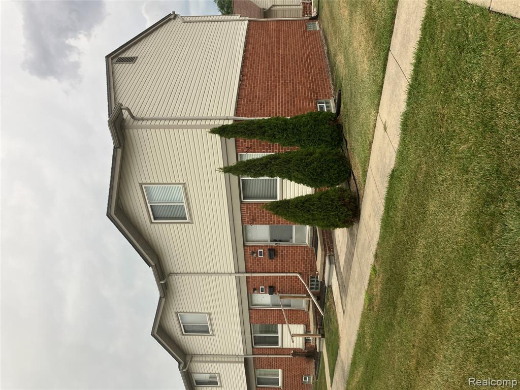 20850 Hunt, Roseville, MI 48066