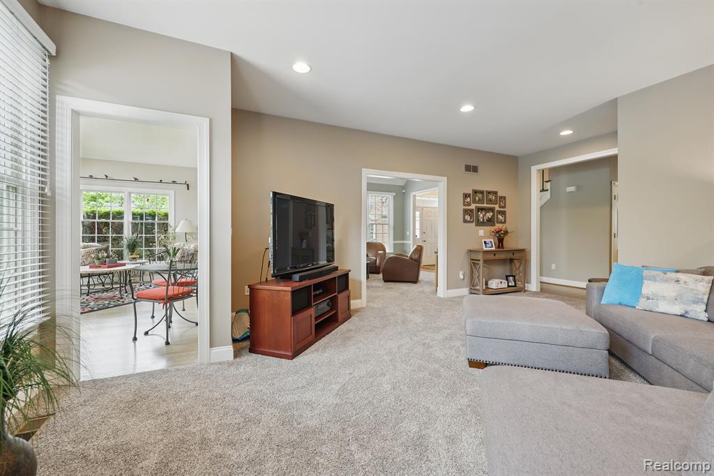 44586 BROADMOOR Circle N, Northville, MI 48168 — Photo 13