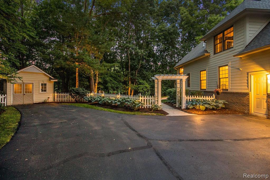 5259 PINEWOOD Drive, Brighton, MI 48116 — Photo 79