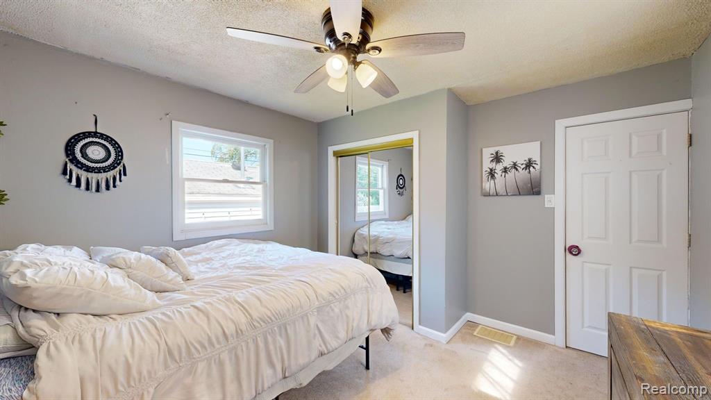 4322 GREENLY Street, Burton, MI 48529 — Photo 24