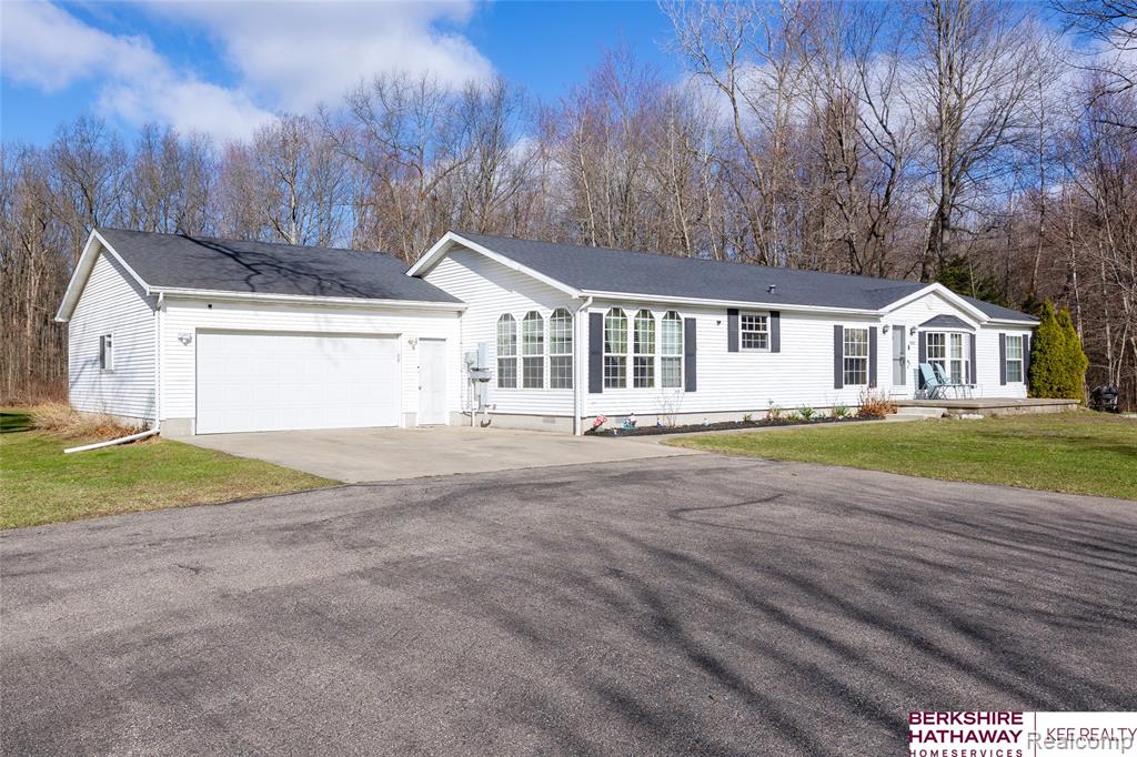 19090 Sumpter Road, Belleville, MI 48111 — Photo 5