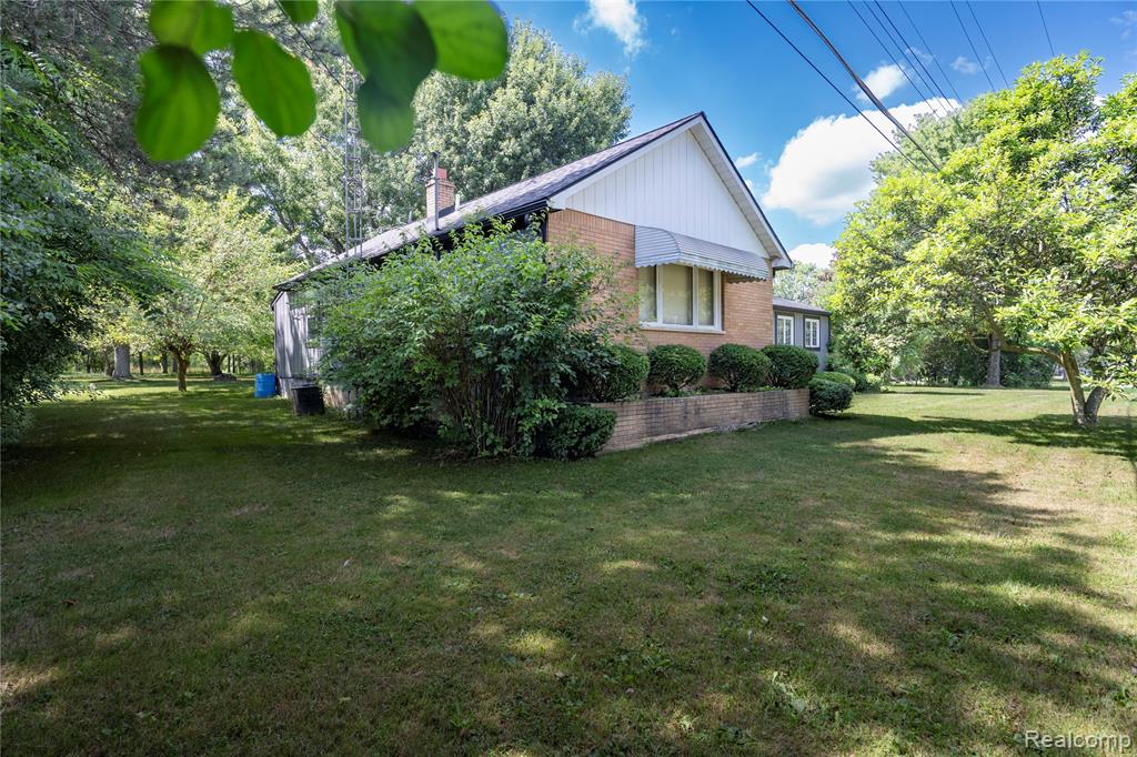 4169 N Belsay Road, Flint, MI 48506 — Photo 6