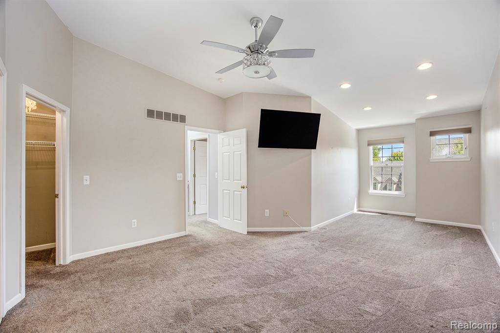 56645 Long Island Drive, Shelby Twp, MI 48316 — Photo 9