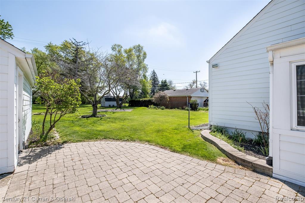 11700 Farley, Redford, MI 48239 — Photo 53