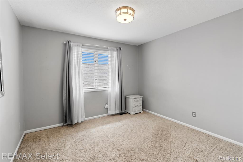 11476 Moffett Court, Fenton, MI 48430 — Photo 44