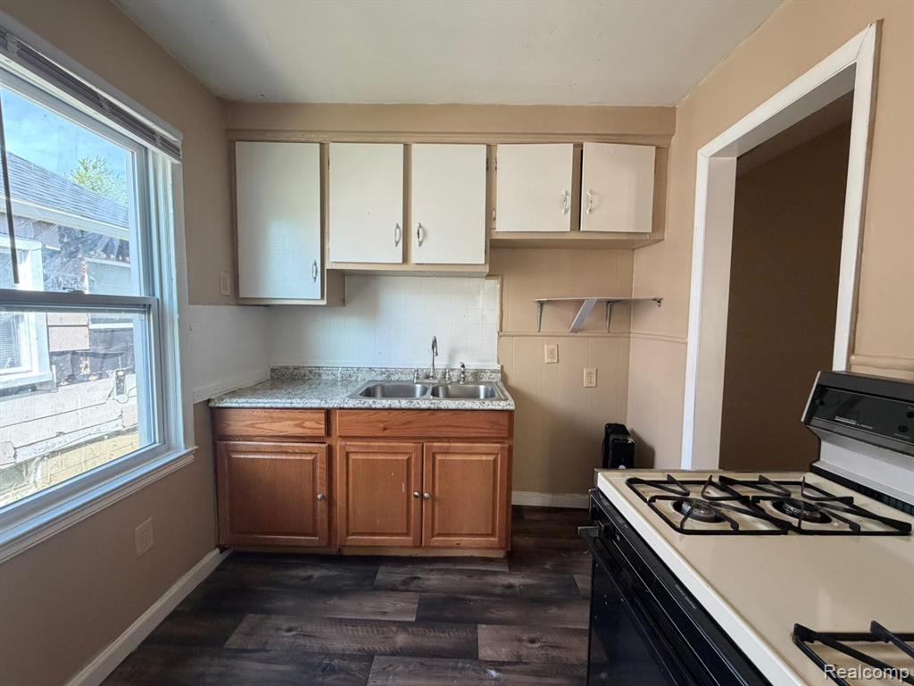 8260 Minock Street, Detroit, MI 48228 — Photo 4