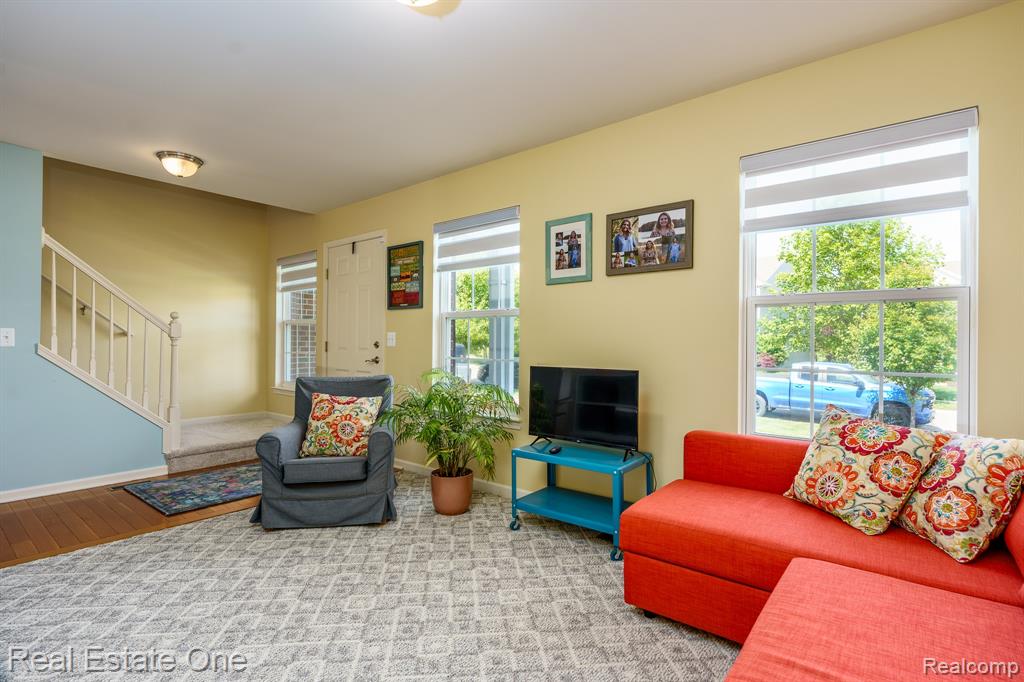 442 Ridgewood Drive S, Ortonville, MI 48462 — Photo 5